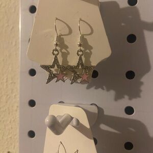 Silver sparkly pink star earrings! ⭐️